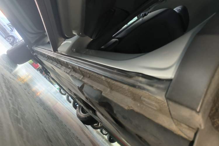 Used Volkswagen Tiguan L 2017 330TSI Automatic Two-Wheel Drive Comfort Edition Left Side Sill