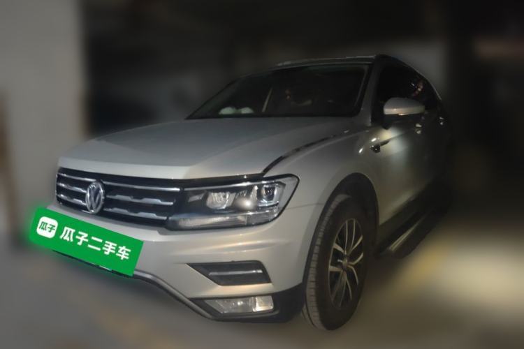 Used Volkswagen Tiguan L 2017 330TSI Automatic Two-Wheel Drive Luxury Edition Guazi used car, China used car export, Used car for sale, Used cars, Cheapest cars for sale