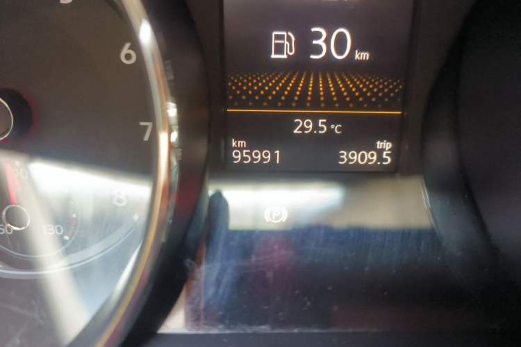 Used Volkswagen Tiguan L 2017 330TSI Automatic Two-Wheel Drive Luxury Edition Odometer Close Up