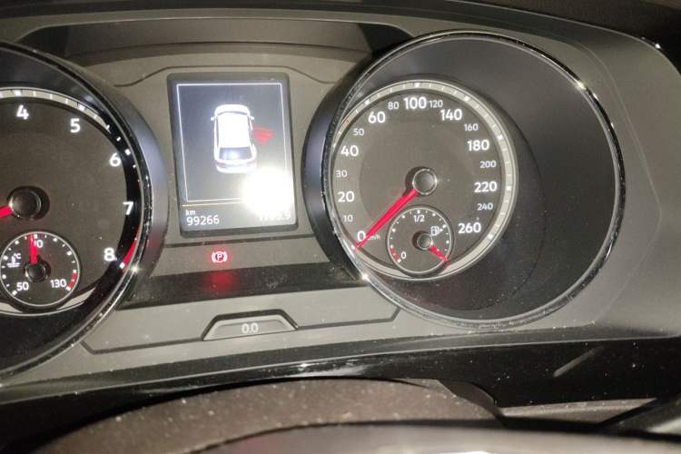 Used Volkswagen Tiguan L 2017 330TSI Automatic Two-Wheel Drive Luxury Edition Odometer Close Up