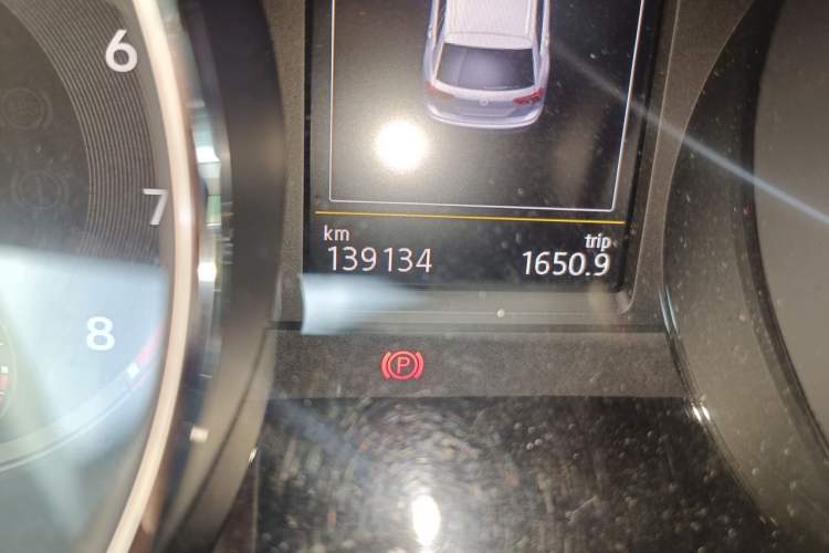 Used Volkswagen Tiguan L 2017 380TSI Automatic All-Wheel-Drive Luxury Edition Odometer Close Up