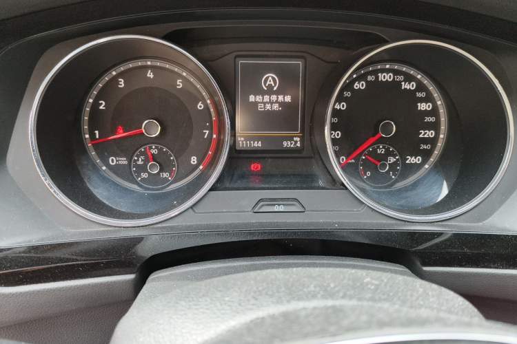 Used Volkswagen Tiguan L 2017 330TSI Automatic Two-Wheel Drive Luxury Edition Odometer Close Up