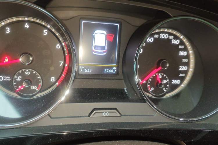 Used Volkswagen Tiguan L 2017 330TSI Automatic Two-Wheel Drive Flagship Edition Odometer Close Up