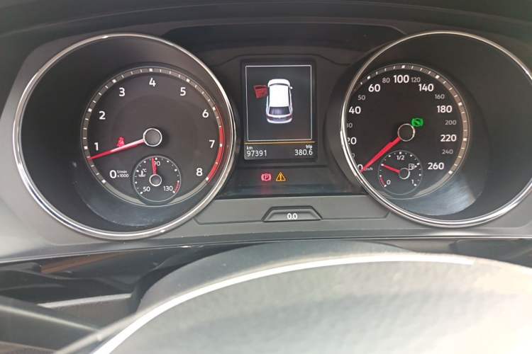 Used Volkswagen Tiguan L 2017 330TSI Automatic Two-Wheel Drive Flagship Edition Odometer Close Up
