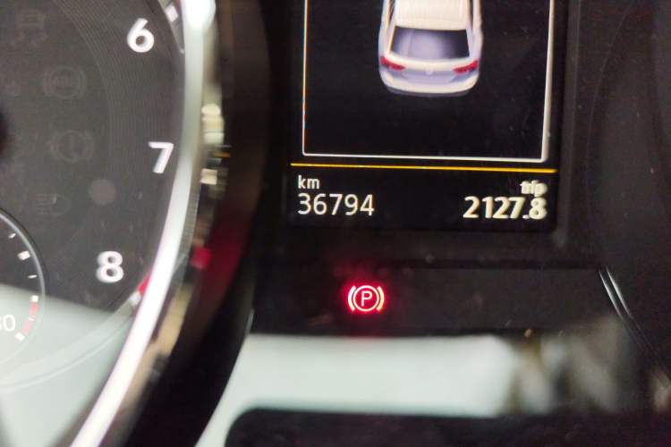 Used Volkswagen Tiguan L 2017 330TSI Automatic Two-Wheel Drive Comfort Edition Odometer Close Up