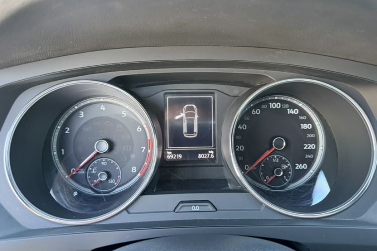 Used Volkswagen Tiguan L 2017 330TSI Automatic Two-Wheel Drive Luxury Edition Odometer Close Up
