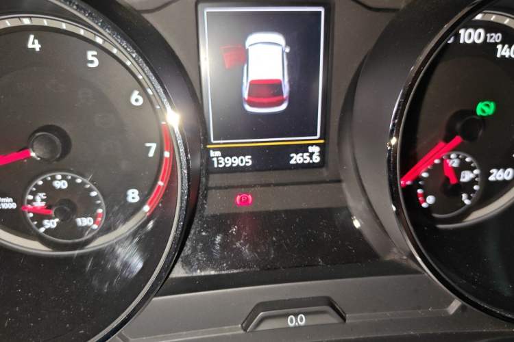 Used Volkswagen Tiguan L 2017 330TSI Automatic Two-Wheel Drive Flagship Edition Odometer Close Up