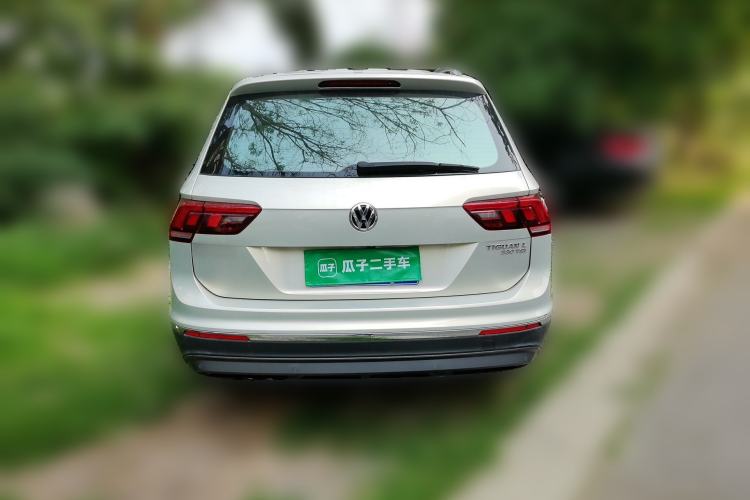 Used Volkswagen Tiguan L 2017 330TSI Automatic Two-Wheel Drive Luxury Edition Rear