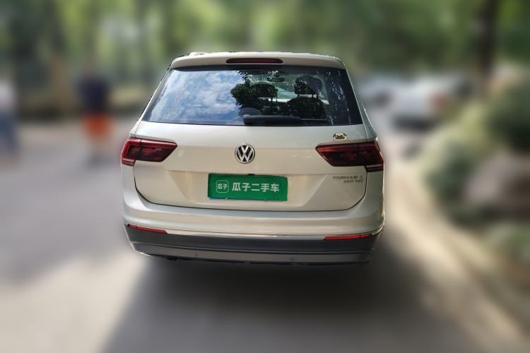 Used Volkswagen Tiguan L 2017 330TSI Automatic Two-Wheel Drive Flagship Edition Rear