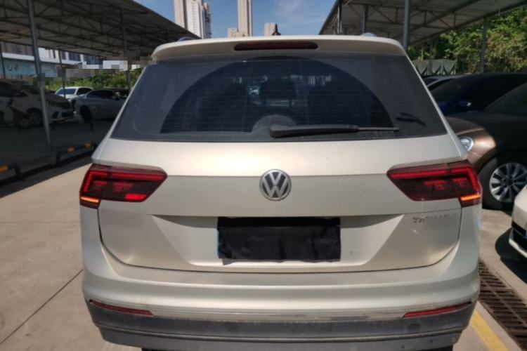 Used Volkswagen Tiguan L 2017 330TSI Automatic Two-Wheel Drive Flagship Edition Rear