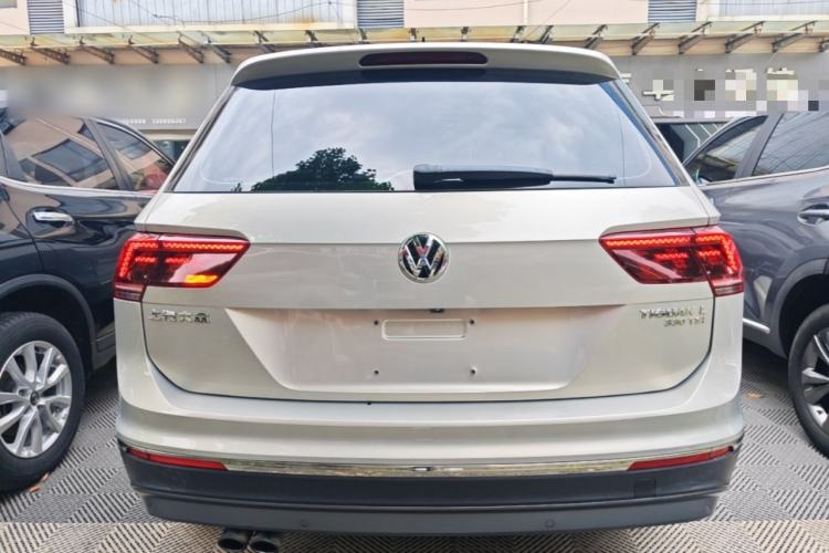 Used Volkswagen Tiguan L 2017 330TSI Automatic Two-Wheel Drive Flagship Edition Rear