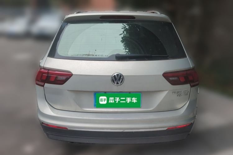 Used Volkswagen Tiguan L 2017 330TSI Automatic Two-Wheel Drive Luxury Edition Rear