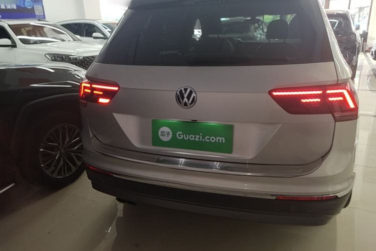 Used Volkswagen Tiguan L 2017 330TSI Automatic Two-Wheel Drive Flagship Edition Rear