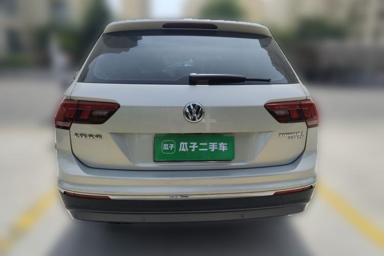 Used Volkswagen Tiguan L 2017 330TSI Automatic Two-Wheel Drive Luxury Edition Rear