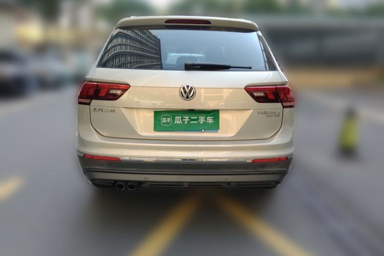 Used Volkswagen Tiguan L 2017 330TSI Automatic Two-Wheel Drive Luxury Edition Rear