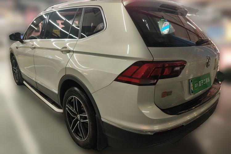 Used Volkswagen Tiguan L 2017 330TSI Automatic Two-Wheel Drive Luxury Edition Rear Left 45 Deg