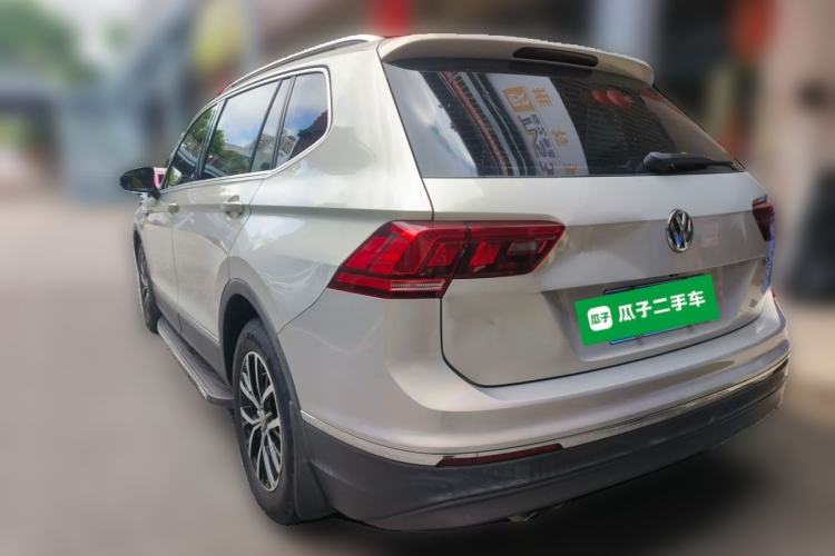 Used Volkswagen Tiguan L 2017 330TSI Automatic Two-Wheel Drive Luxury Edition Rear Left 45 Deg