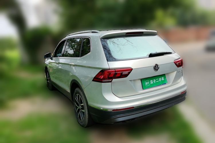 Used Volkswagen Tiguan L 2017 330TSI Automatic Two-Wheel Drive Luxury Edition Rear Left 45 Deg