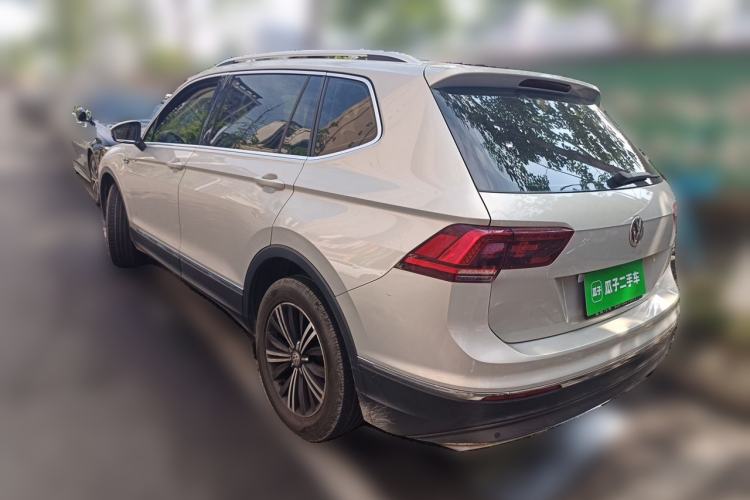Used Volkswagen Tiguan L 2017 380TSI Automatic All-Wheel-Drive Luxury Edition Rear Left 45 Deg