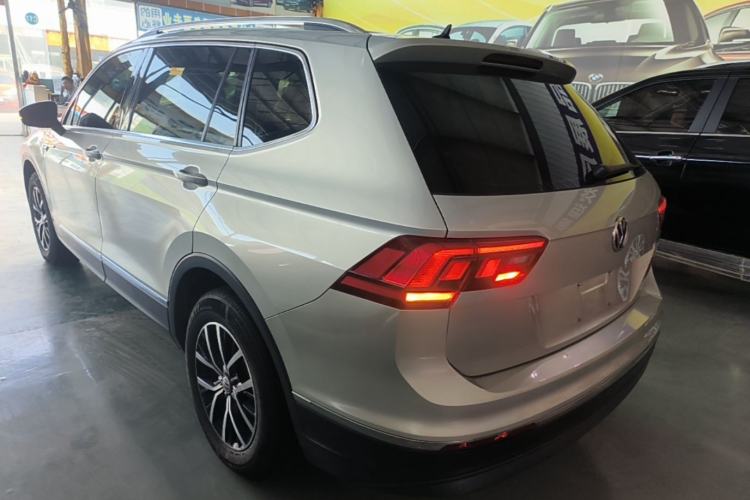 Used Volkswagen Tiguan L 2017 330TSI Automatic Two-Wheel Drive Comfort Edition Rear Left 45 Deg