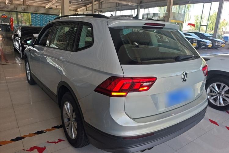 Used Volkswagen Tiguan L 2017 330TSI Automatic Two-Wheel Drive Luxury Edition Rear Left 45 Deg