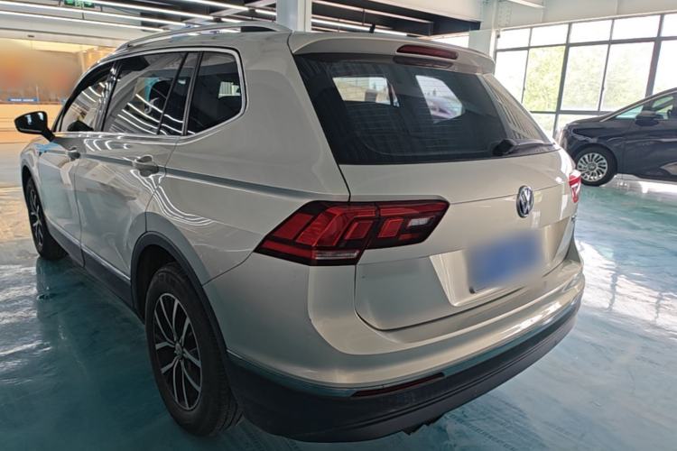 Used Volkswagen Tiguan L 2017 330TSI Automatic Two-Wheel Drive Luxury Edition Rear Left 45 Deg