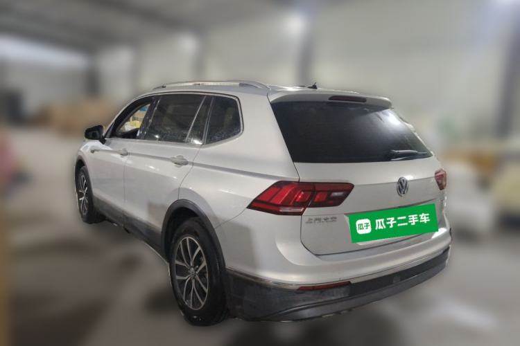 Used Volkswagen Tiguan L 2017 330TSI Automatic Two-Wheel Drive Luxury Edition Rear Left 45 Deg