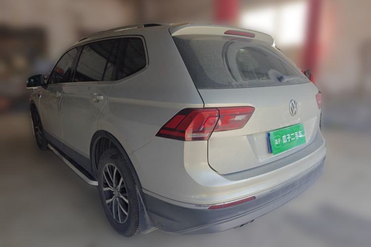 Used Volkswagen Tiguan L 2017 330TSI Automatic Two-Wheel Drive Luxury Edition Rear Left 45 Deg