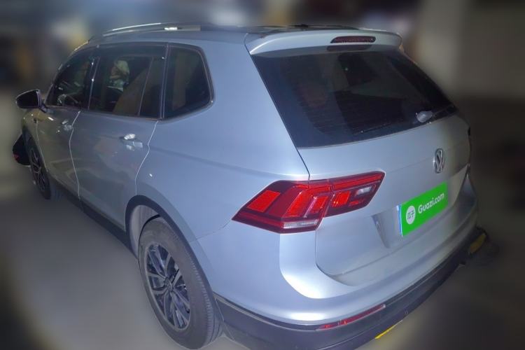 Used Volkswagen Tiguan L 2017 330TSI Automatic Two-Wheel Drive Luxury Edition Rear Left 45 Deg