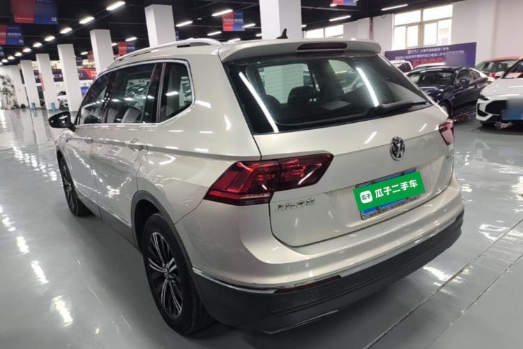 Used Volkswagen Tiguan L 2017 380TSI Automatic All-Wheel-Drive Luxury Edition Rear Left 45 Deg