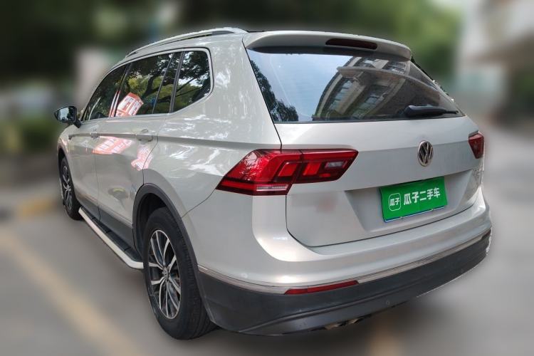Used Volkswagen Tiguan L 2017 330TSI Automatic Two-Wheel Drive Luxury Edition Rear Left 45 Deg
