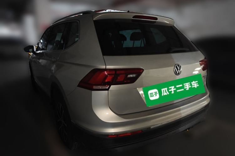 Used Volkswagen Tiguan L 2017 330TSI Automatic Two-Wheel Drive Luxury Edition Rear Left 45 Deg