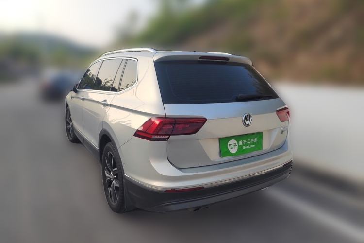 Used Volkswagen Tiguan L 2017 330TSI Automatic Two-Wheel Drive Flagship Edition Rear Left 45 Deg