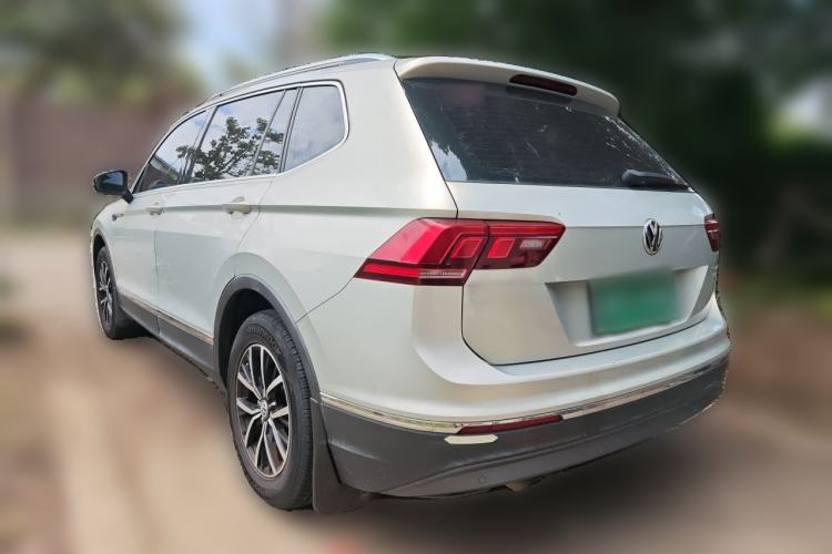 Used Volkswagen Tiguan L 2017 330TSI Automatic Two-Wheel Drive Luxury Edition Rear Left 45 Deg