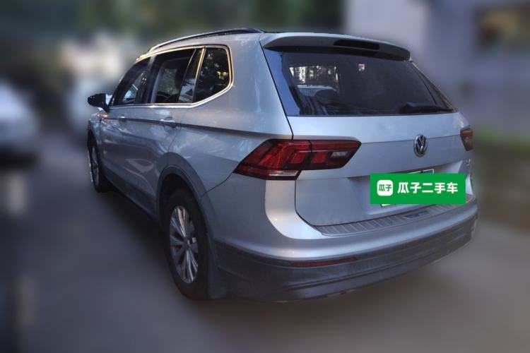 Used Volkswagen Tiguan L 2017 330TSI Automatic Two-Wheel Drive Luxury Edition Rear Left 45 Deg