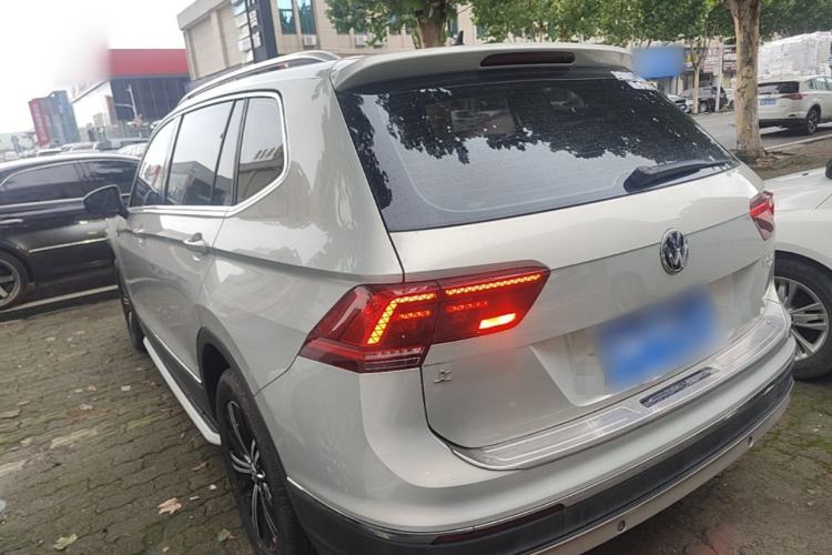 Used Volkswagen Tiguan L 2017 380TSI Automatic All-Wheel-Drive Luxury Edition Rear Left 45 Deg