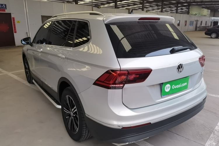 Used Volkswagen Tiguan L 2017 380TSI Automatic All-Wheel-Drive Luxury Edition Rear Left 45 Deg