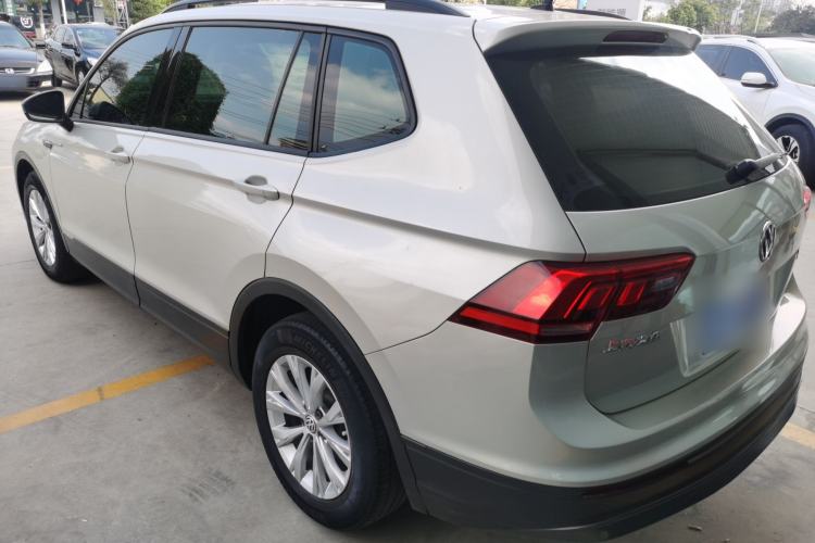 Used Volkswagen Tiguan L 2017 330TSI Automatic Two-Wheel Drive Luxury Edition Rear Left 45 Deg