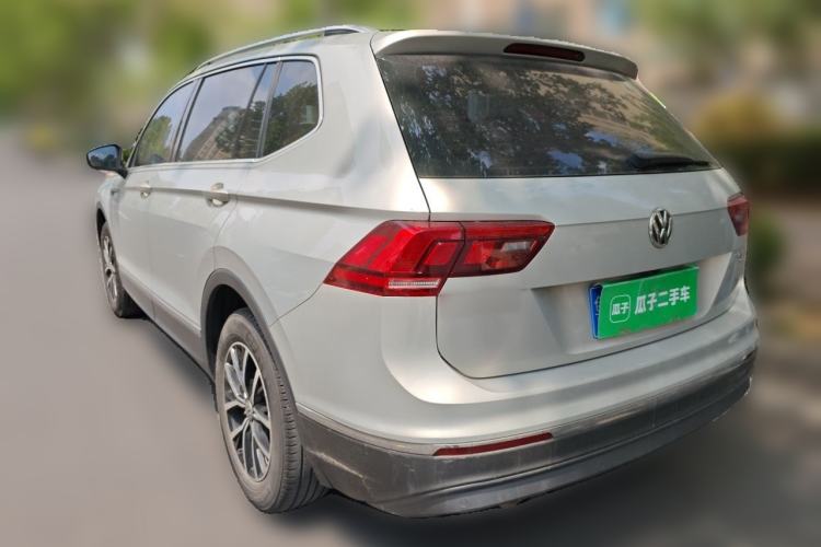 Used Volkswagen Tiguan L 2017 330TSI Automatic Two-Wheel Drive Luxury Edition Rear Left 45 Deg