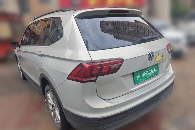 Used Volkswagen Tiguan L 2017 330TSI Automatic Two-Wheel Drive Luxury Edition Rear Left 45 Deg