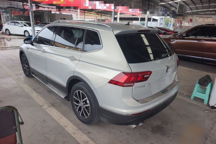 Used Volkswagen Tiguan L 2017 330TSI Automatic Two-Wheel Drive Luxury Edition Rear Left 45 Deg