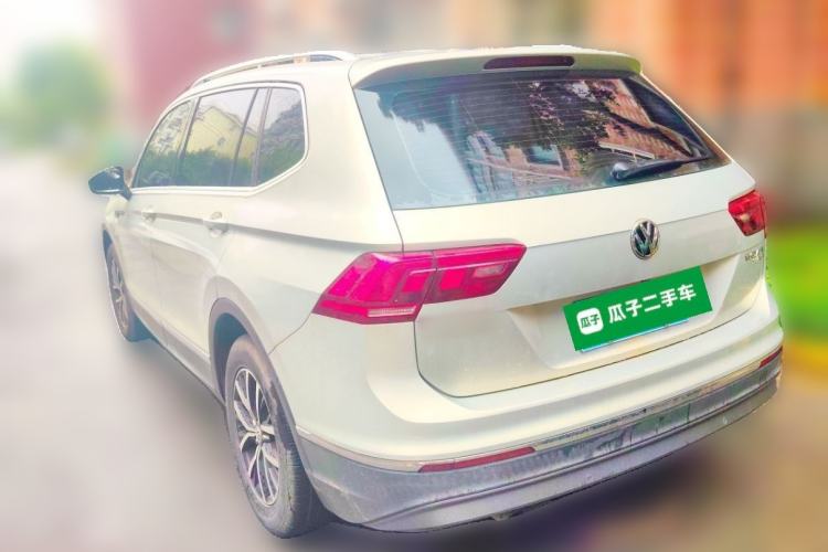 Used Volkswagen Tiguan L 2017 330TSI Automatic Two-Wheel Drive Luxury Edition Rear Left 45 Deg