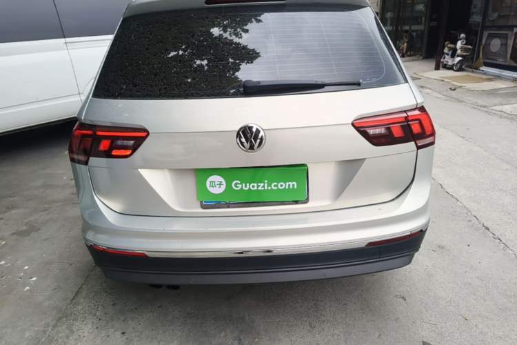 Used Volkswagen Tiguan L 2017 330TSI Automatic Two-Wheel Drive Luxury Edition Rear