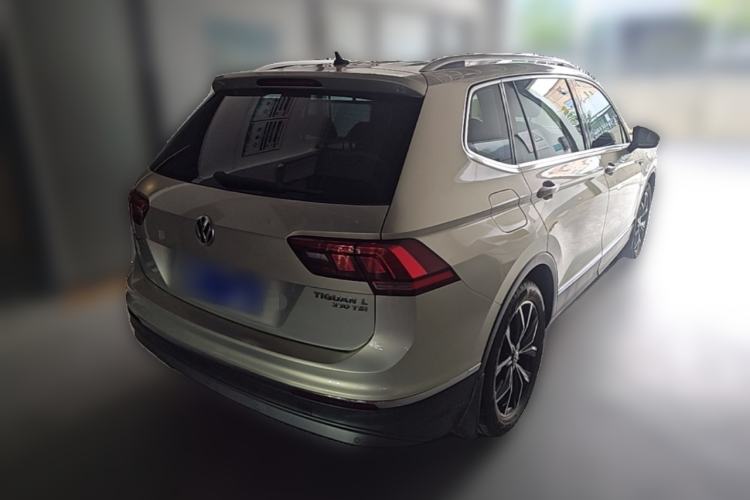 Used Volkswagen Tiguan L 2017 330TSI Automatic Two-Wheel Drive Luxury Edition Rear Right 45 Deg