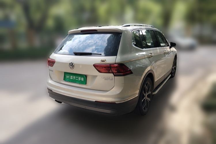 Used Volkswagen Tiguan L 2017 330TSI Automatic Two-Wheel Drive Flagship Edition Rear Right 45 Deg
