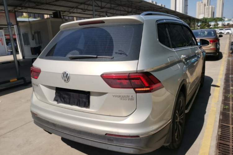 Used Volkswagen Tiguan L 2017 330TSI Automatic Two-Wheel Drive Flagship Edition Rear Right 45 Deg