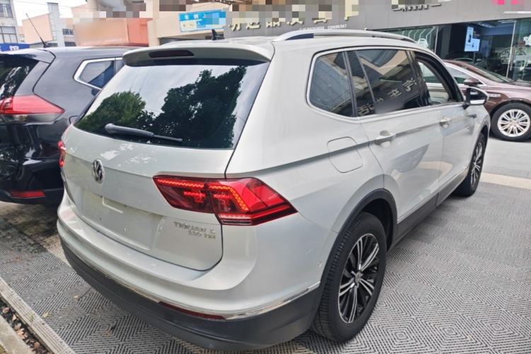 Used Volkswagen Tiguan L 2017 330TSI Automatic Two-Wheel Drive Flagship Edition Rear Right 45 Deg