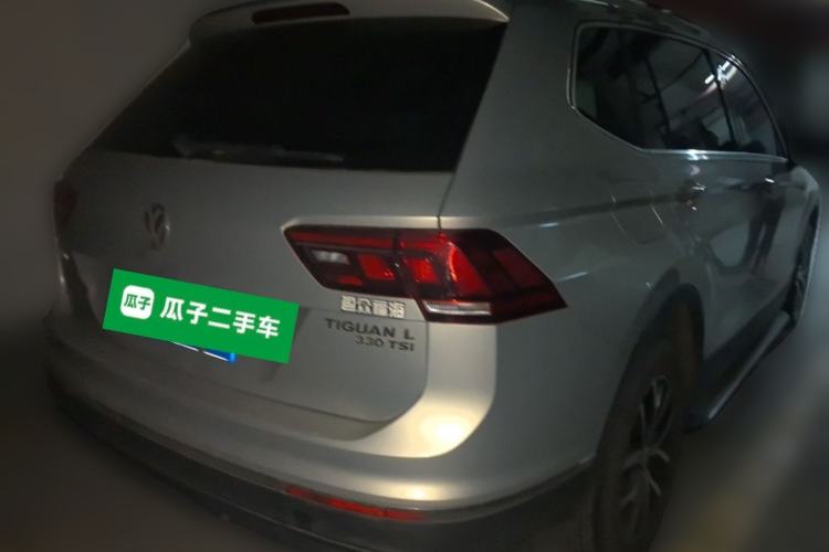 Used Volkswagen Tiguan L 2017 330TSI Automatic Two-Wheel Drive Luxury Edition Rear Right 45 Deg