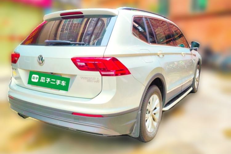 Used Volkswagen Tiguan L 2017 330TSI Automatic Two-Wheel Drive Luxury Edition Rear Right 45 Deg