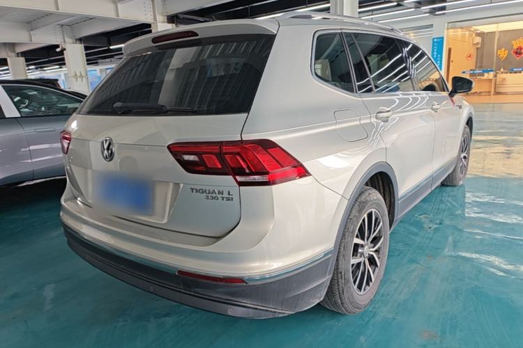 Used Volkswagen Tiguan L 2017 330TSI Automatic Two-Wheel Drive Luxury Edition Rear Right 45 Deg
